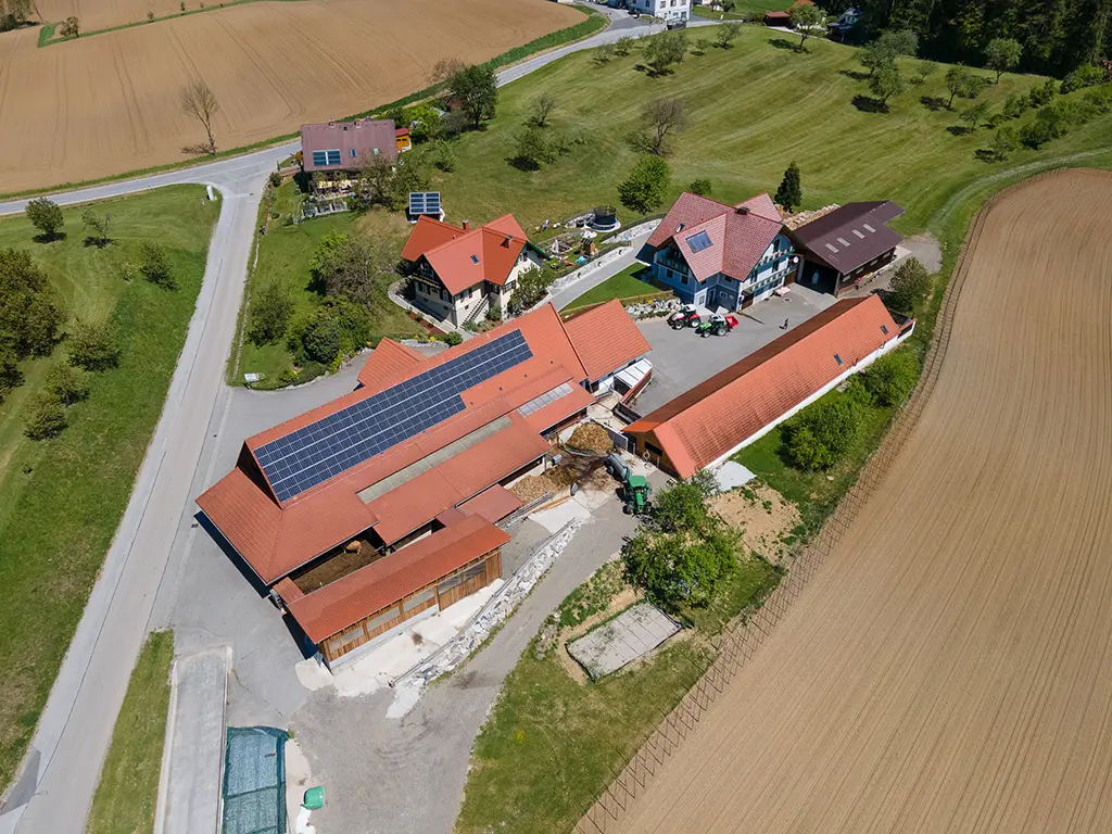 Photovoltaikanlage auf Stalldach